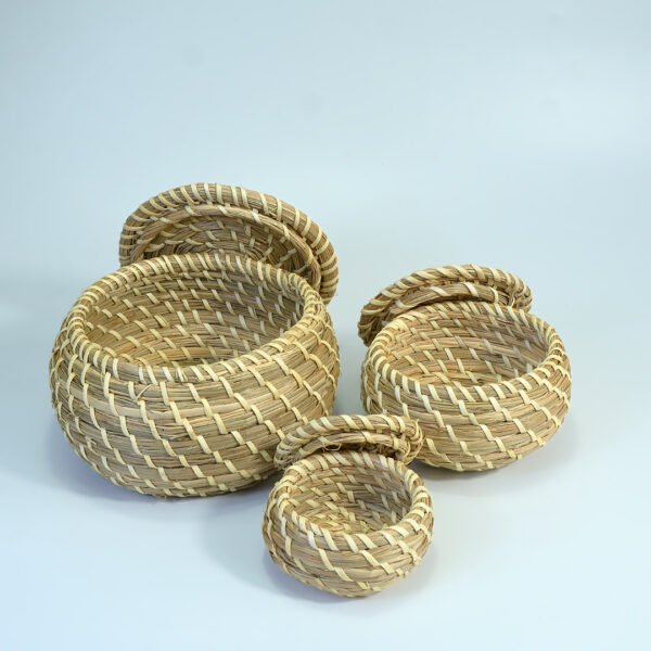 Exquisite Woven Straw Storage Jar with Lid - Ideal for Decorative Planters & Home Organization