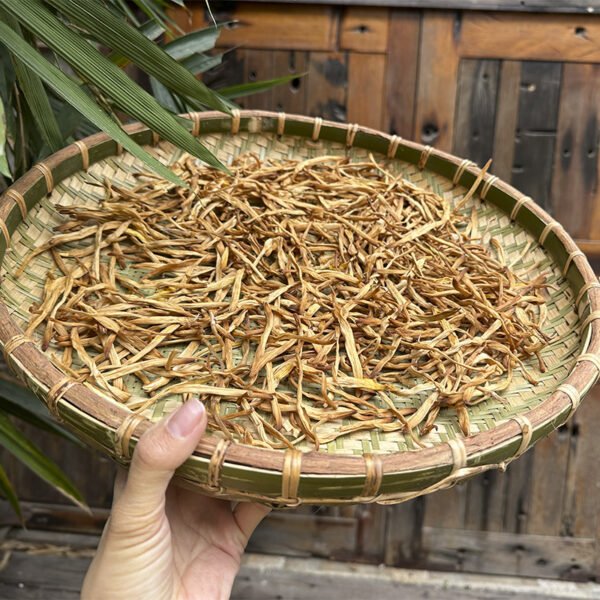 Drying round dustpan made of first-layer bamboo green. White rattan hemmed household fine-hole bamboo sieve. Bamboo woven bamboo product with reinforced bottom. - Image 5