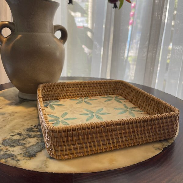 Nordic style woven snack storage basket. Wicker fruit plate with colorful shell splicing. Wicker tea snack plate. Wicker tea tray. - Image 3