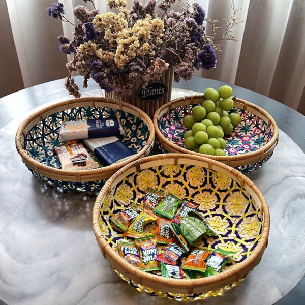 Bamboo woven fruit basket. Handmade woven dried fruit plate, snack storage basket. Fruit plate creative storage basket.