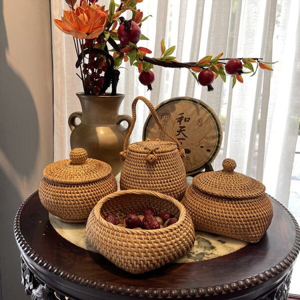 Autumn rattan creative nut and tea snack box. Rattan tea caddy gift box. Rattan small tea caddy. Rattan storage caddy.